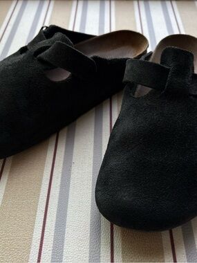 Birkenstock Boston Black Suede Clogs EU 42 US Men 9 - Outsole measures 28cm
